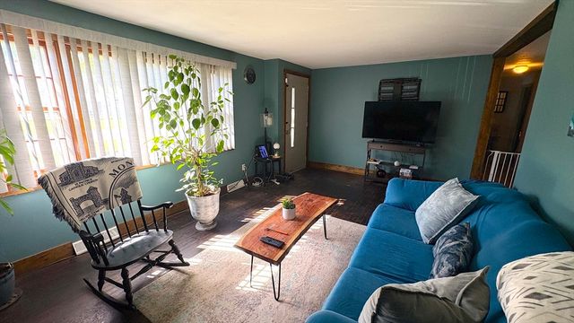 15 Fairhaven, East Longmeadow, MA 01028