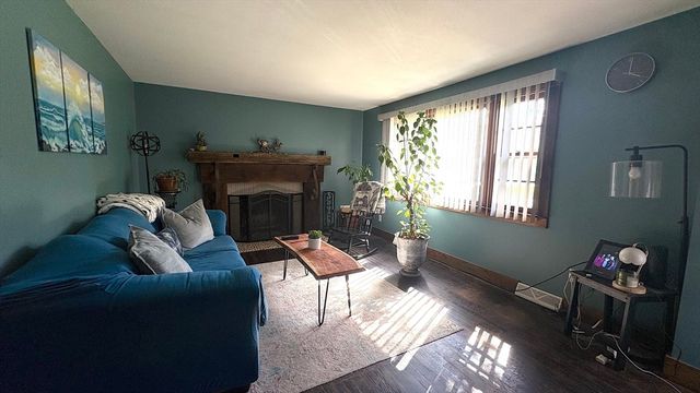 15 Fairhaven, East Longmeadow, MA 01028