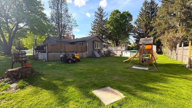 15 Fairhaven, East Longmeadow, MA 01028