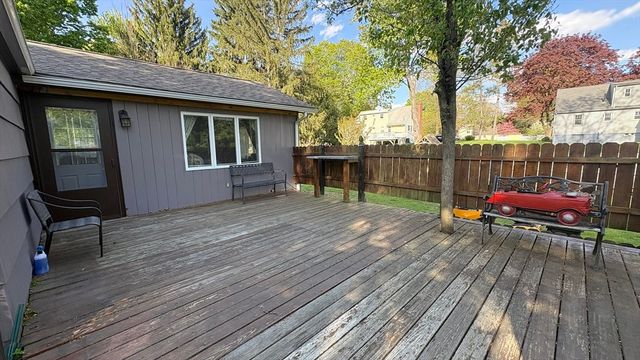 15 Fairhaven, East Longmeadow, MA 01028