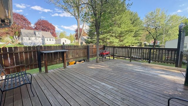 15 Fairhaven, East Longmeadow, MA 01028
