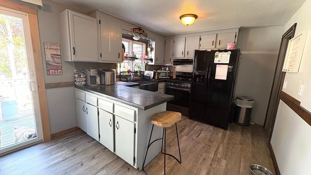 15 Fairhaven, East Longmeadow, MA 01028