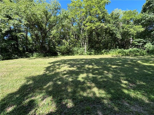 7035 Holliday Drive, Kansas City, KS 66106