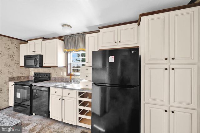 571 SCHUBERT RD, Bethel, PA 19507