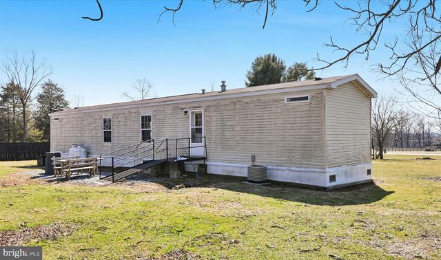 571 SCHUBERT RD, Bethel, PA 19507