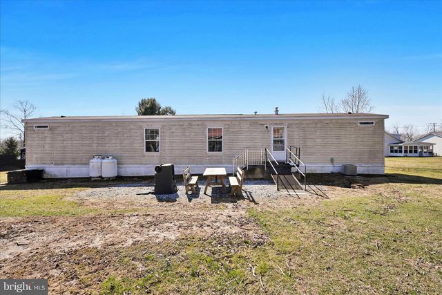 571 SCHUBERT RD, Bethel, PA 19507