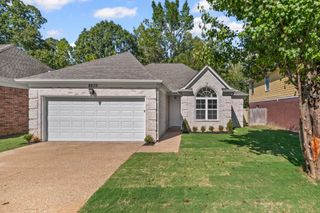 8670 VALMONT CIR, Memphis, TN 38016
