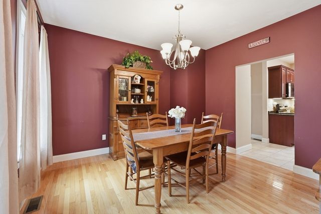 6 Pond Court, Leicester, MA 01611