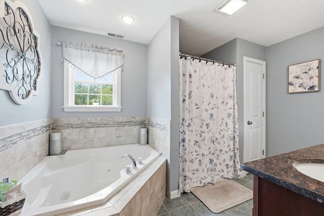 6 Pond Court, Leicester, MA 01611