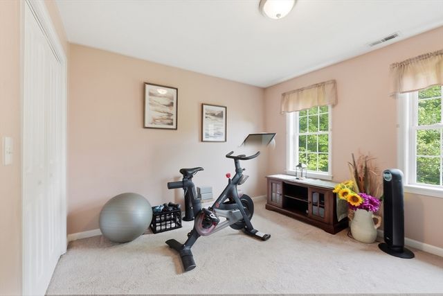 6 Pond Court, Leicester, MA 01611
