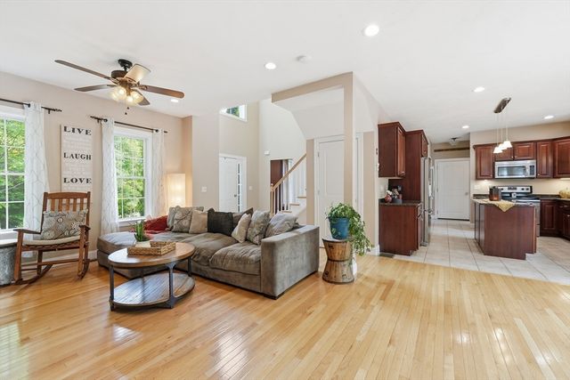 6 Pond Court, Leicester, MA 01611