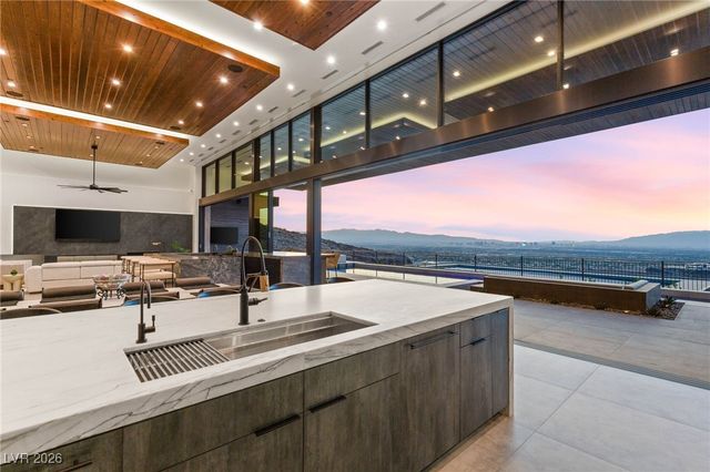 6 Hidden Heights Court, Henderson, NV 89012