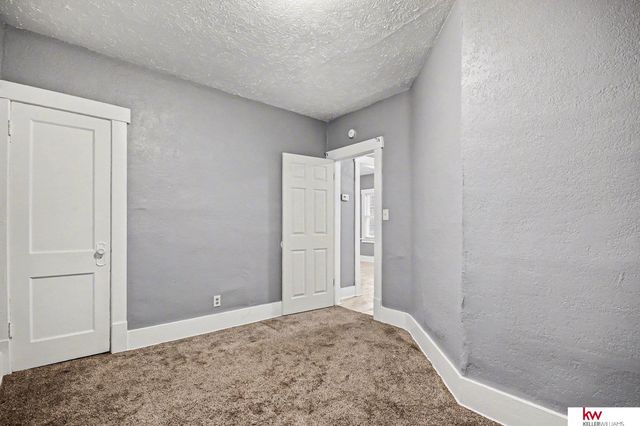 2870 Laurel Avenue, Omaha, NE 68111