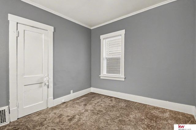 2870 Laurel Avenue, Omaha, NE 68111