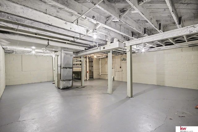 2870 Laurel Avenue, Omaha, NE 68111