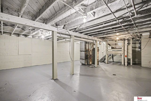 2870 Laurel Avenue, Omaha, NE 68111