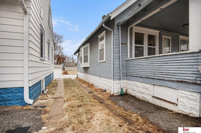 2870 Laurel Avenue, Omaha, NE 68111