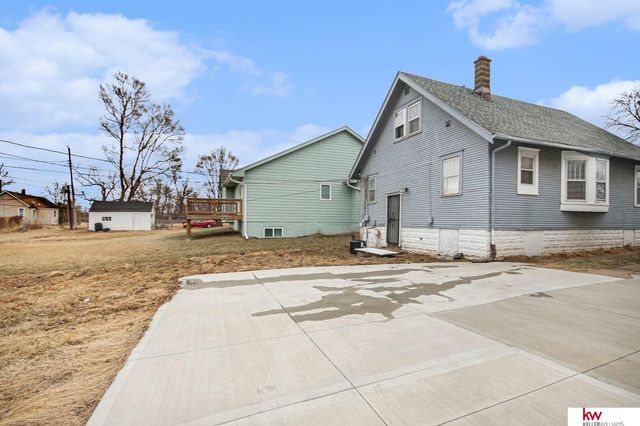 2870 Laurel Avenue, Omaha, NE 68111