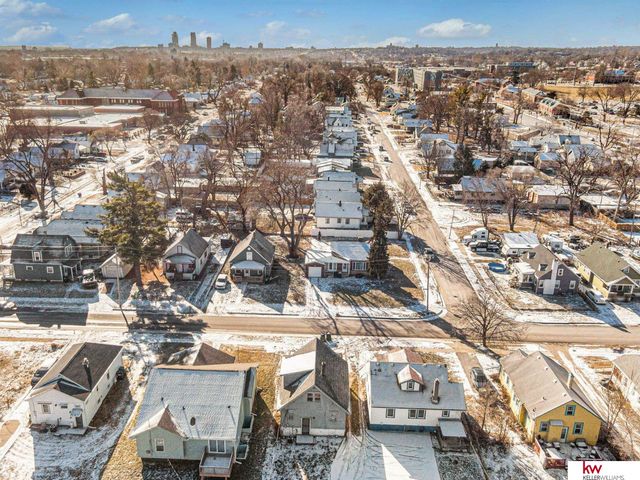 2870 Laurel Avenue, Omaha, NE 68111