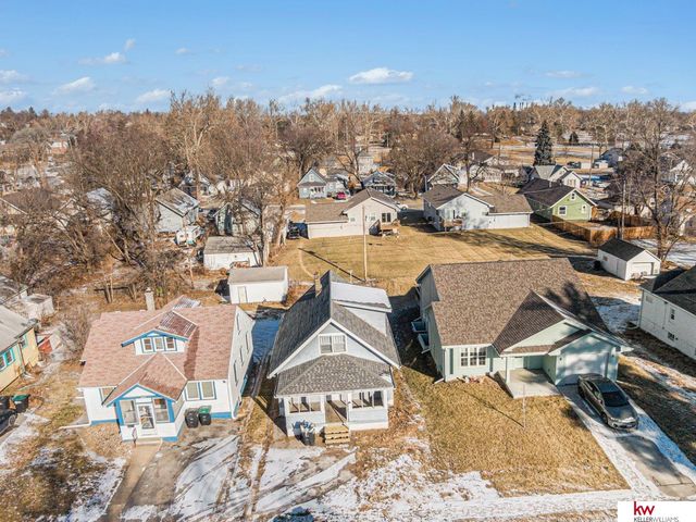 2870 Laurel Avenue, Omaha, NE 68111