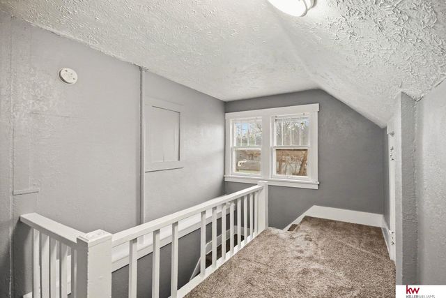 2870 Laurel Avenue, Omaha, NE 68111