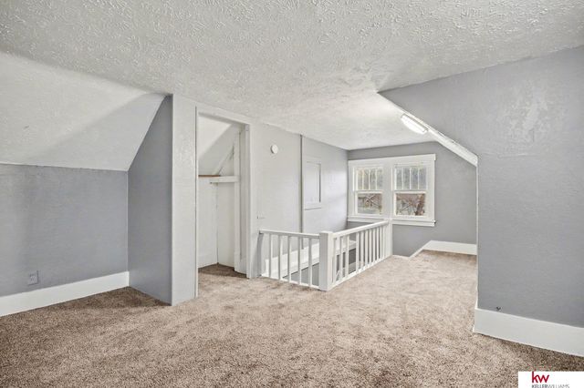 2870 Laurel Avenue, Omaha, NE 68111