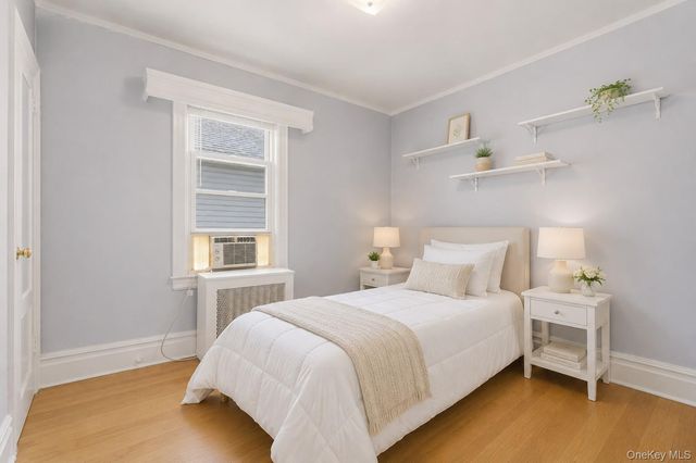 1372 Hollywood Avenue, Bronx, NY 10461