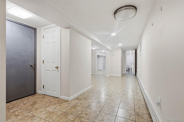 1372 Hollywood Avenue, Bronx, NY 10461