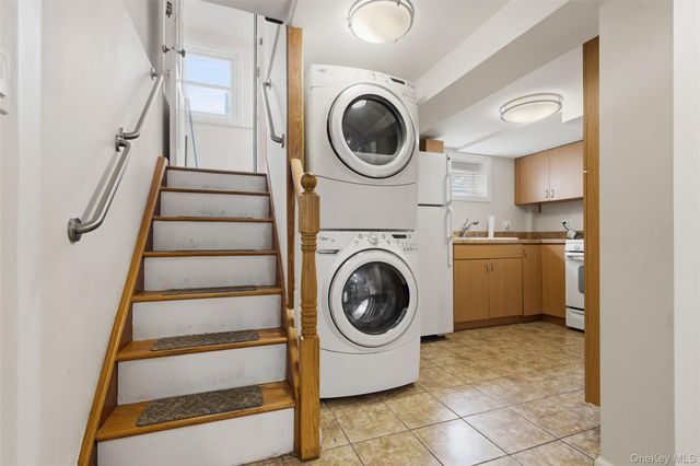 1372 Hollywood Avenue, Bronx, NY 10461