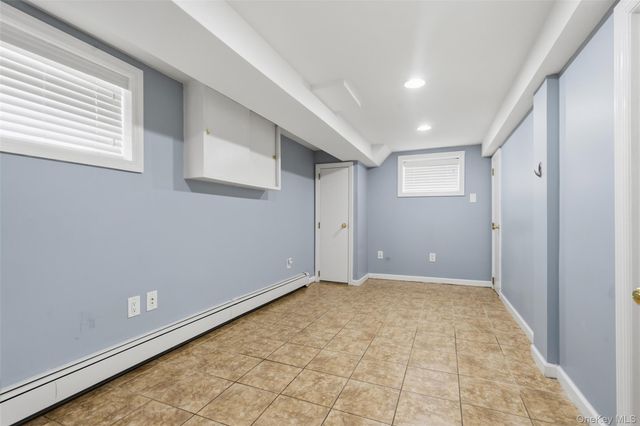 1372 Hollywood Avenue, Bronx, NY 10461