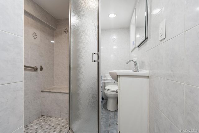 1372 Hollywood Avenue, Bronx, NY 10461