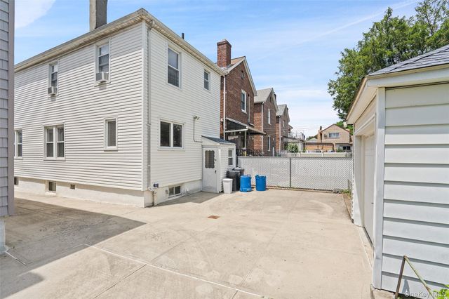 1372 Hollywood Avenue, Bronx, NY 10461