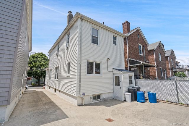 1372 Hollywood Avenue, Bronx, NY 10461