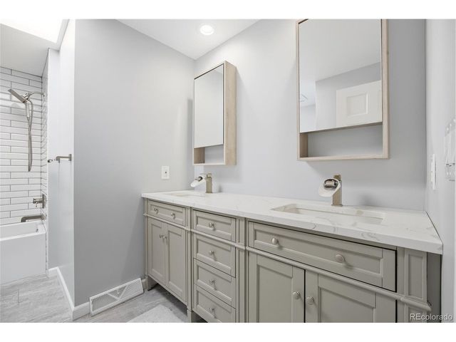 10885 E Crestline Pl, Englewood, CO 80111