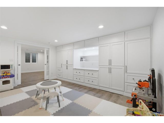 10885 E Crestline Pl, Englewood, CO 80111