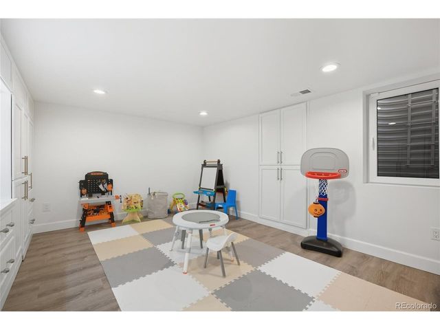 10885 E Crestline Pl, Englewood, CO 80111