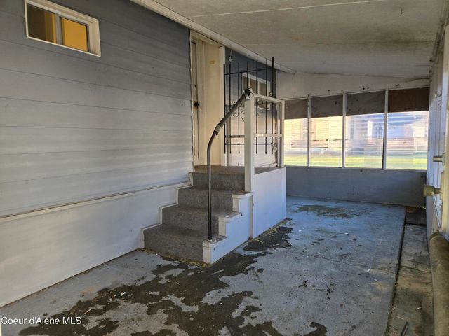 134 W Riverside Ave, Kellogg, ID 83837