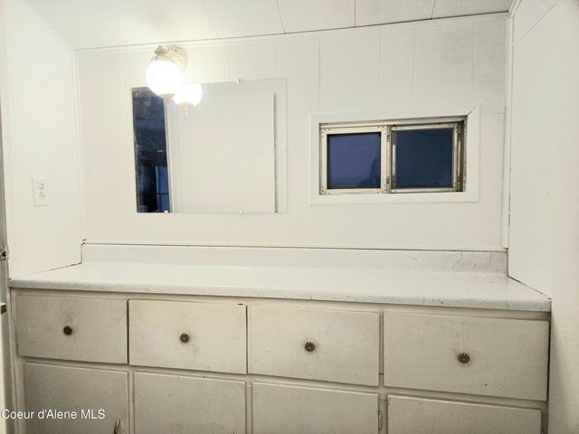 134 W Riverside Ave, Kellogg, ID 83837