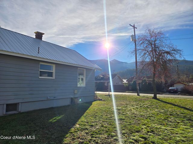 134 W Riverside Ave, Kellogg, ID 83837