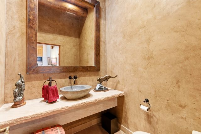 1008 S Summit Ridge, Santa Fe, NM 87501