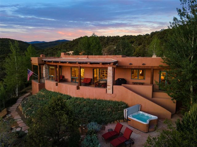 1008 S Summit Ridge, Santa Fe, NM 87501