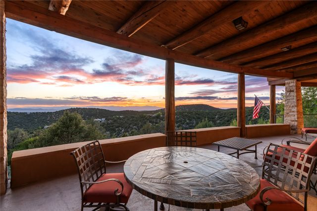 1008 S Summit Ridge, Santa Fe, NM 87501