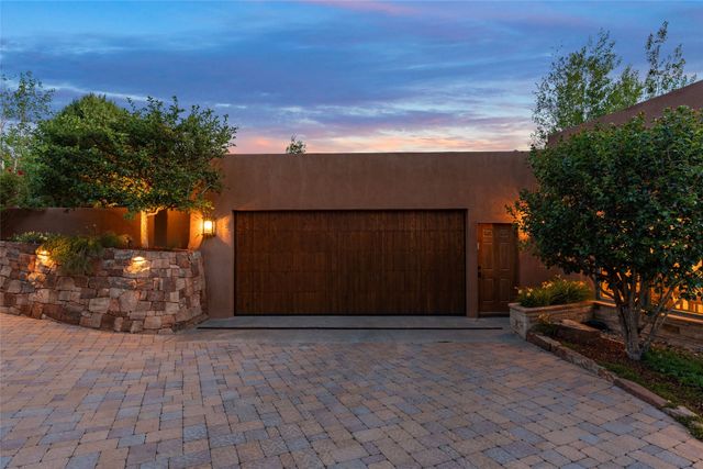 1008 S Summit Ridge, Santa Fe, NM 87501