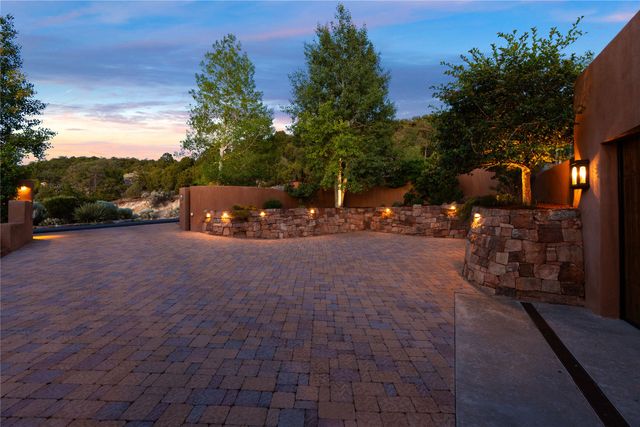 1008 S Summit Ridge, Santa Fe, NM 87501