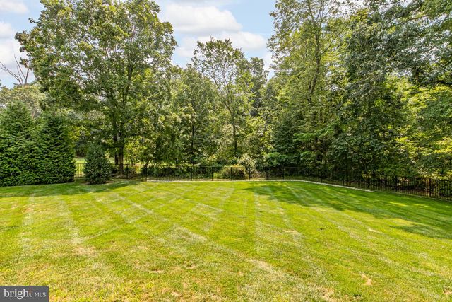 2 MORRIS DR, Princeton, NJ 08540
