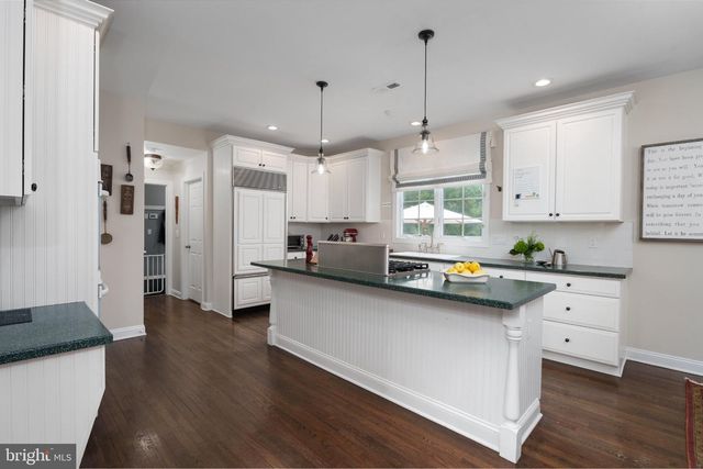 2 MORRIS DR, Princeton, NJ 08540