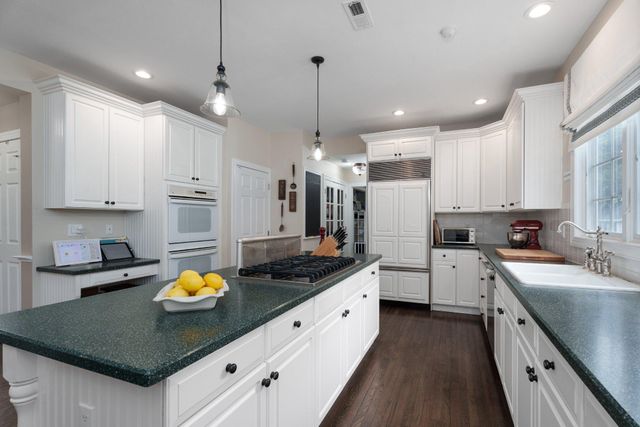 2 MORRIS DR, Princeton, NJ 08540