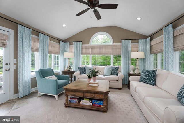 2 MORRIS DR, Princeton, NJ 08540