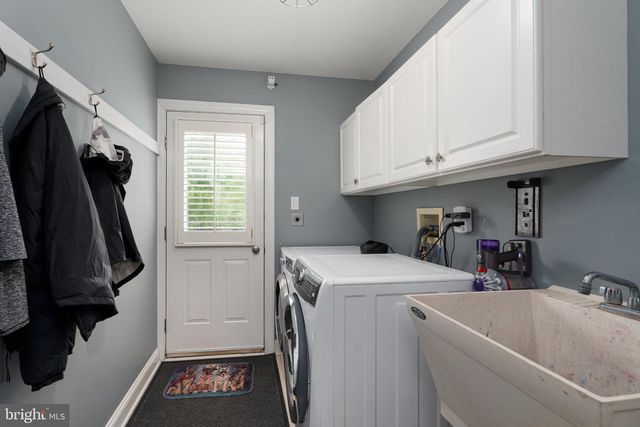 2 MORRIS DR, Princeton, NJ 08540