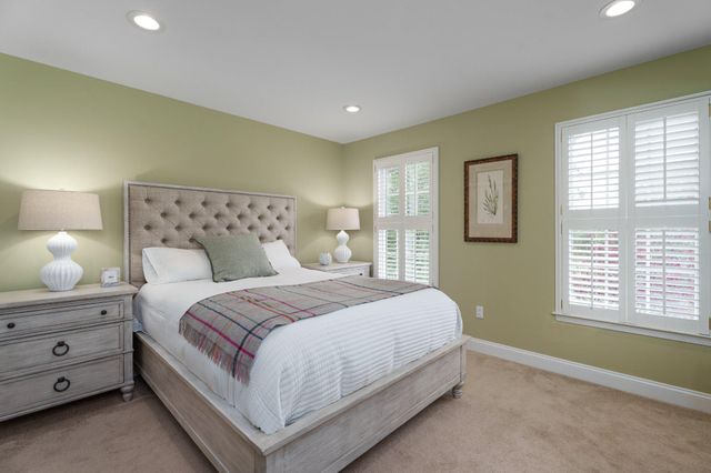 2 MORRIS DR, Princeton, NJ 08540